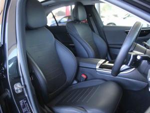 Mercedes-Benz C-Class C200 Avantgarde - Image 17