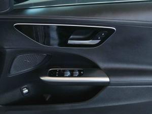 Mercedes-Benz C-Class C220d Avantgarde - Image 16