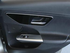 Mercedes-Benz C-Class C220d Avantgarde - Image 19