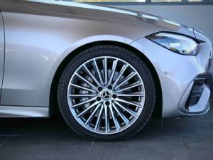 Mercedes-Benz C-Class C220d Avantgarde - Image 4