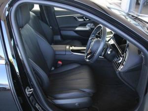 Mercedes-Benz E-Class E200 Avantgarde - Image 10