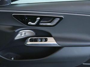 Mercedes-Benz E-Class E200 Avantgarde - Image 16