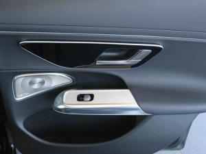 Mercedes-Benz E-Class E200 Avantgarde - Image 19