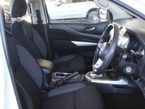 Nissan Navara 2.5DDTi double cab SE Plus auto - Image 24