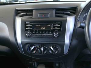 Nissan Navara 2.5DDTi double cab SE Plus auto - Image 27