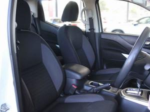 Nissan Navara 2.5DDTi double cab SE Plus auto - Image 37