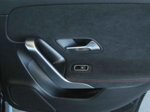 Mercedes-Benz CLA CLA200 Progressive - Image 19