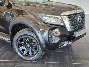 Nissan Navara 2.5DDTi double cab LE Plus - Image 3
