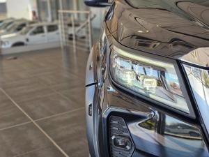Nissan Navara 2.5DDTi double cab LE Plus - Image 4