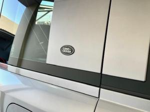Land Rover Defender 110 D300 X-Dynamic SE - Image 11