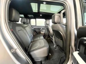 Land Rover Defender 110 D300 X-Dynamic SE - Image 13