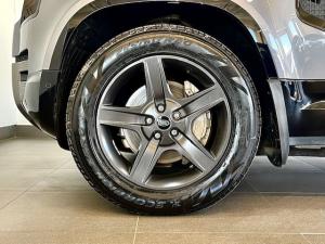 Land Rover Defender 110 D300 X-Dynamic SE - Image 8