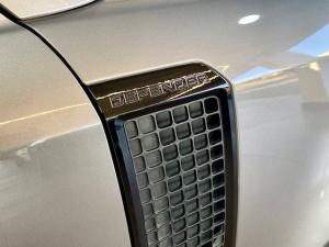 Land Rover Defender 110 D300 X-Dynamic SE - Image 9