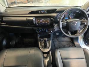 Toyota Hilux 2.0 single cab S - Image 6