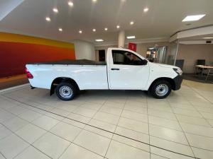 Toyota Hilux 2.0 single cab S - Image 3