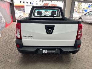 Nissan NP200 1.6i safety pack (aircon) - Image 17