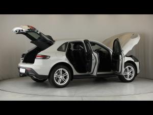 Porsche Macan Macan - Image 16