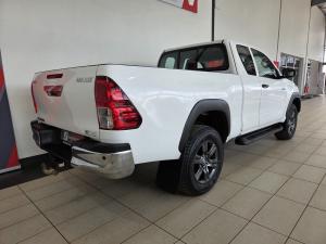 Toyota Hilux 2.4GD-6 Xtra cab Raider manual - Image 2