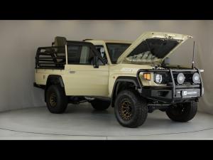 Toyota Land Cruiser 79 2.8GD-6 single cab auto - Image 14