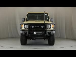 Toyota Land Cruiser 79 2.8GD-6 single cab auto - Image 4
