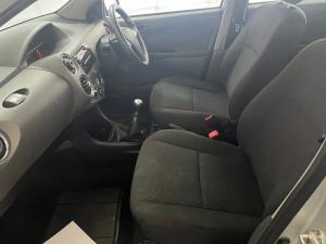 Toyota Etios hatch 1.5 Sprint - Image 7