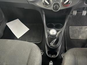 Toyota Etios hatch 1.5 Sprint - Image 10