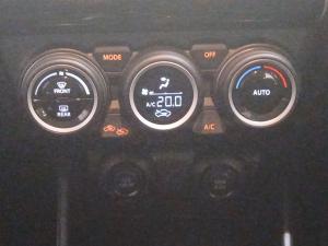 Suzuki Swift 1.2 GLX auto - Image 13