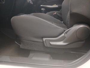 Suzuki Swift 1.2 GLX auto - Image 16