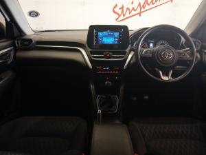 Toyota Urban Cruiser 1.5 XR manual - Image 6