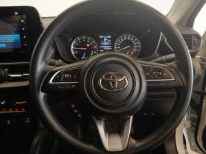 Toyota Urban Cruiser 1.5 XR manual - Image 8