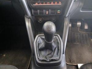 Toyota Urban Cruiser 1.5 XR manual - Image 13