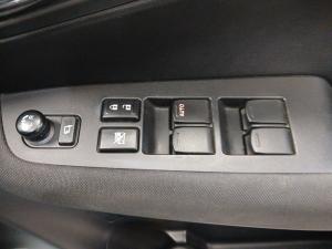 Toyota Urban Cruiser 1.5 XR manual - Image 24