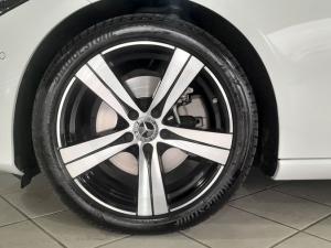 Mercedes-Benz C-Class C220d Avantgarde - Image 3