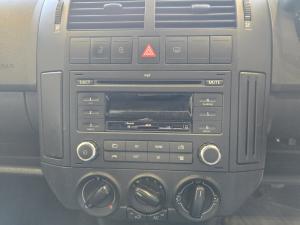 Volkswagen Polo Vivo hatch 1.4 Conceptline - Image 1