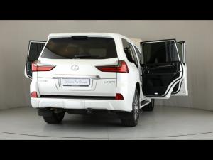 Lexus LX 5.7 V8 - Image 9