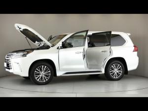 Lexus LX 5.7 V8 - Image 12