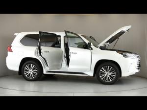 Lexus LX 5.7 V8 - Image 15