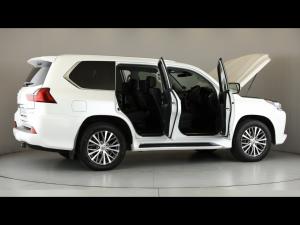 Lexus LX 5.7 V8 - Image 16