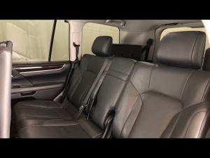 Lexus LX 5.7 V8 - Image 21