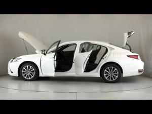 Lexus ES 250 EX - Image 11