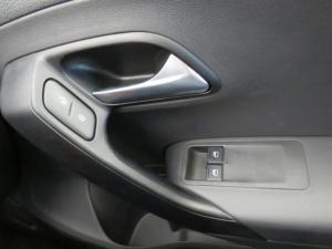 Volkswagen Polo Vivo 1.6 Comfortline TIP - Image 16