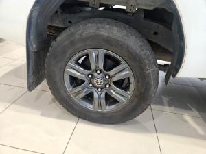 Toyota Hilux 2.4GD-6 Xtra cab Raider manual - Image 2