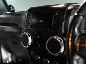 Jeep Wrangler 3.6L Rubicon - Image 17