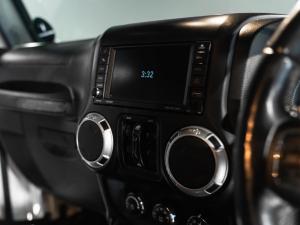 Jeep Wrangler 3.6L Rubicon - Image 19