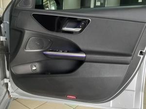 Mercedes-Benz C-Class C200 Avantgarde - Image 9