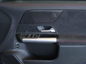 Mercedes-Benz GLA GLA200 Progressive - Image 17