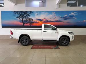 Toyota Hilux 2.4GD-6 single cab 4x4 Raider manual - Image 3