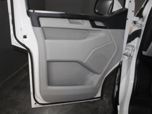 Volkswagen T6 Kombi 2.0 TDi DSG 103kw - Image 13