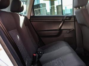 Volkswagen Polo Vivo hatch 1.4 Trendline - Image 15