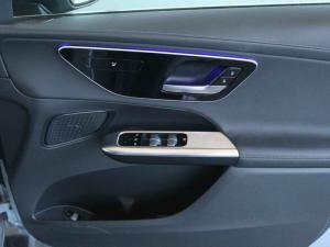 Mercedes-Benz GLC GLC300d 4Matic Avantgarde - Image 17